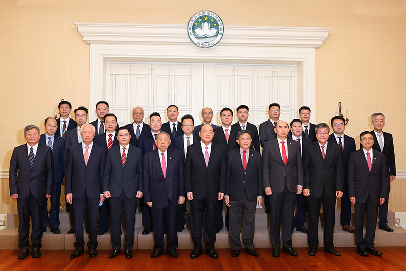 650d66787e27c.jpg 合影11111.jpg